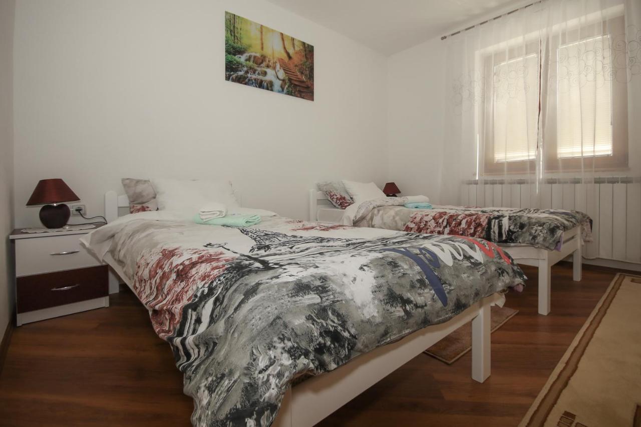 Apartman Lucija & Luka Otočac Eksteriør billede