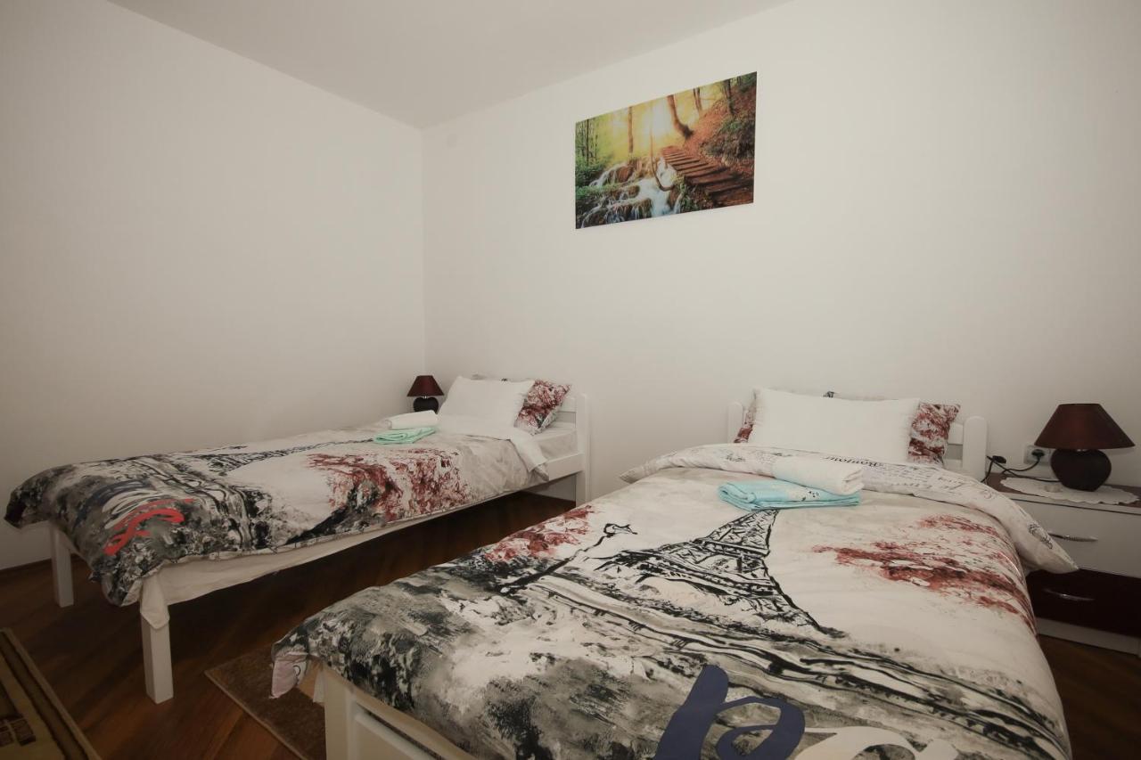 Apartman Lucija & Luka Otočac Eksteriør billede